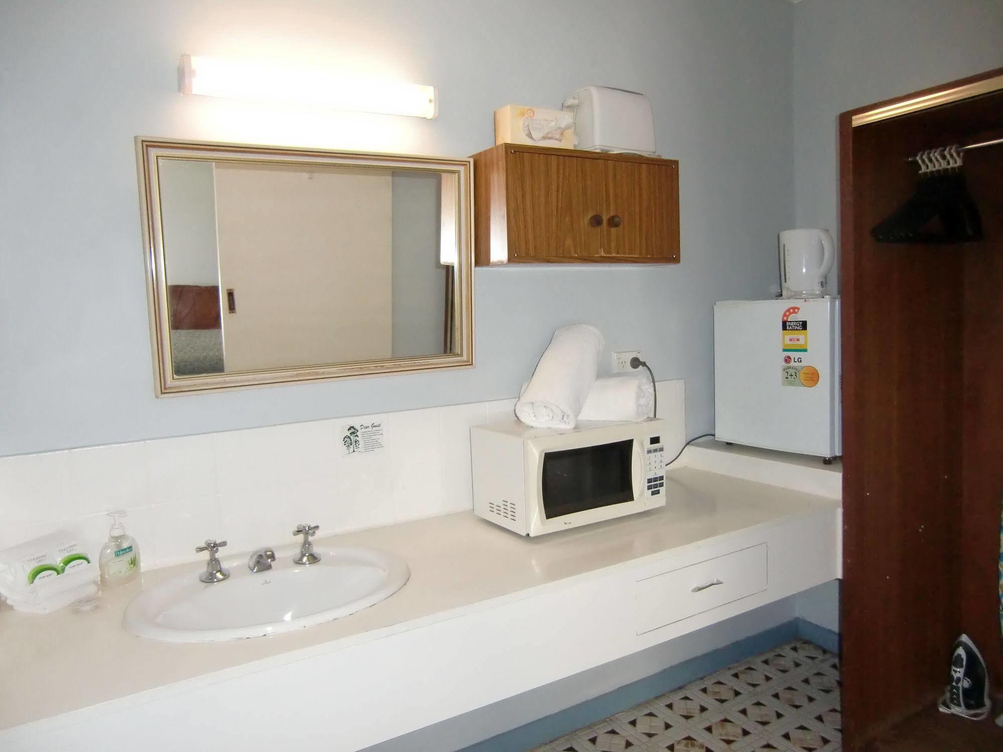 Castle Motel בארינסדייל מראה חיצוני תמונה